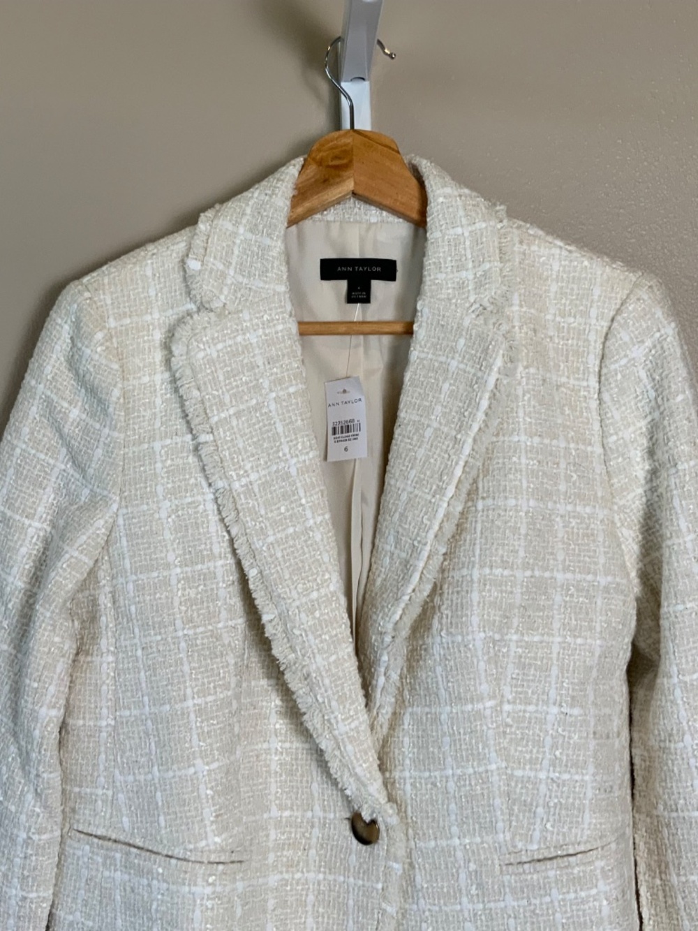 Ann Taylor The Newbury Blazer in Tweed - Picture 3 of 16